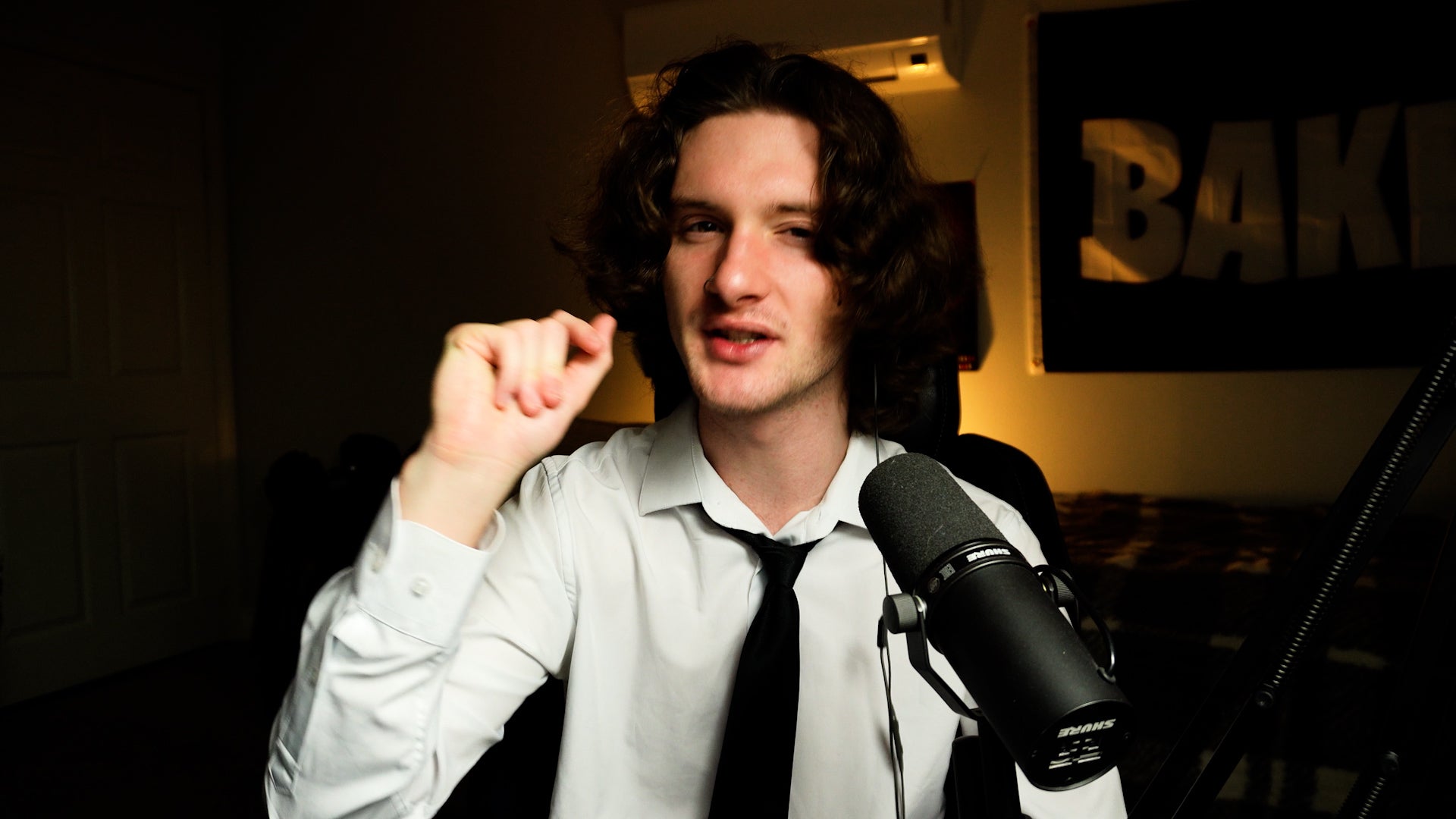 Alt image
